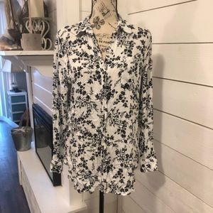 Banana Republic Classy button down!